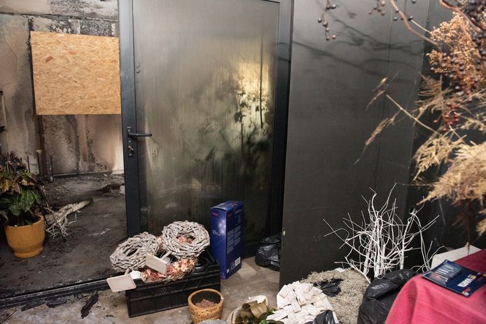 De ravage in bloemenwinkel Florynne is groot.