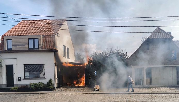 Bij de brand in de Tieltstraat kon nipt voorkomen worden dat de woning van Bram Biesbrouck in vlammen opging.