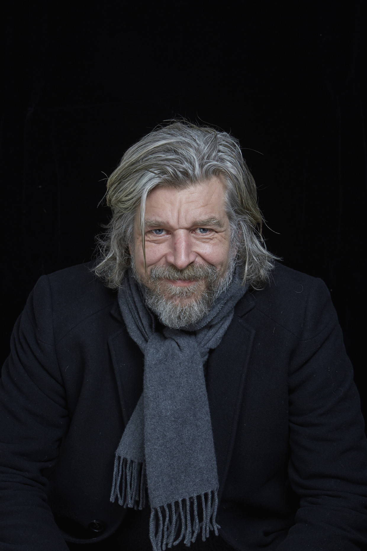 'In fictie is schrijven over seks geen probleem. Maar het is een van de intiemste dingen die er zijn, en er is altijd een ander bij betrokken. Die zou ik nooit op die manier willen blootstellen, onbeschermd.' Beeld Mark Kohn