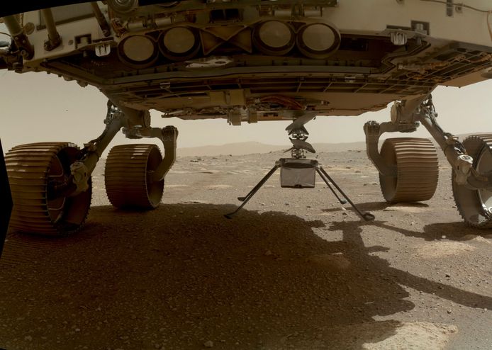 Ingenuity werd voorzichtig door Perseverance gedropt op de Marsbodem.