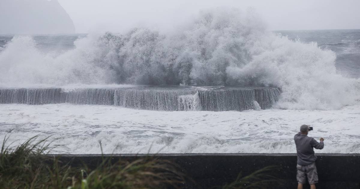 Taiwan braces for Typhoon Haikui: Nearly 3,000 people evacuated |  outside