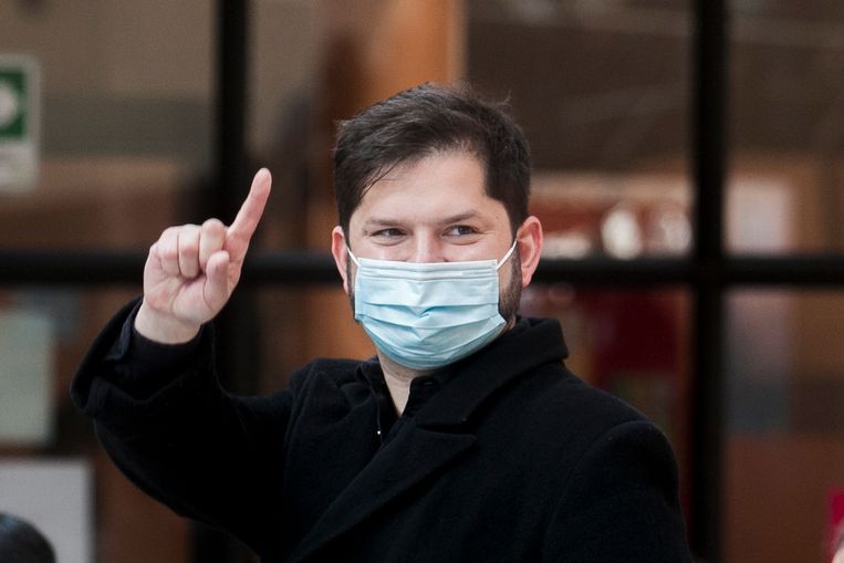 Gabriel Boric, een 35-jarige voormalig studentenleider, had lange tijd een comfortabele voorsprong in de peilingen. Beeld AP