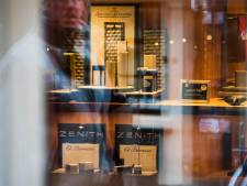 Gewapende man zonder buit op de vlucht na overval op juwelier in Vlaardingen