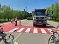 Scholieren tonen fietsbehendigheid op parcours en leren over dode hoek