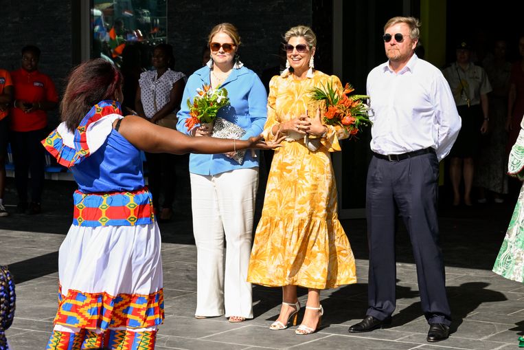 Koningin Máxima gaat voor een bekende jurk tijdens het bezoek aan Sint Eustatius Beeld Brunopress/Patrick van Emst