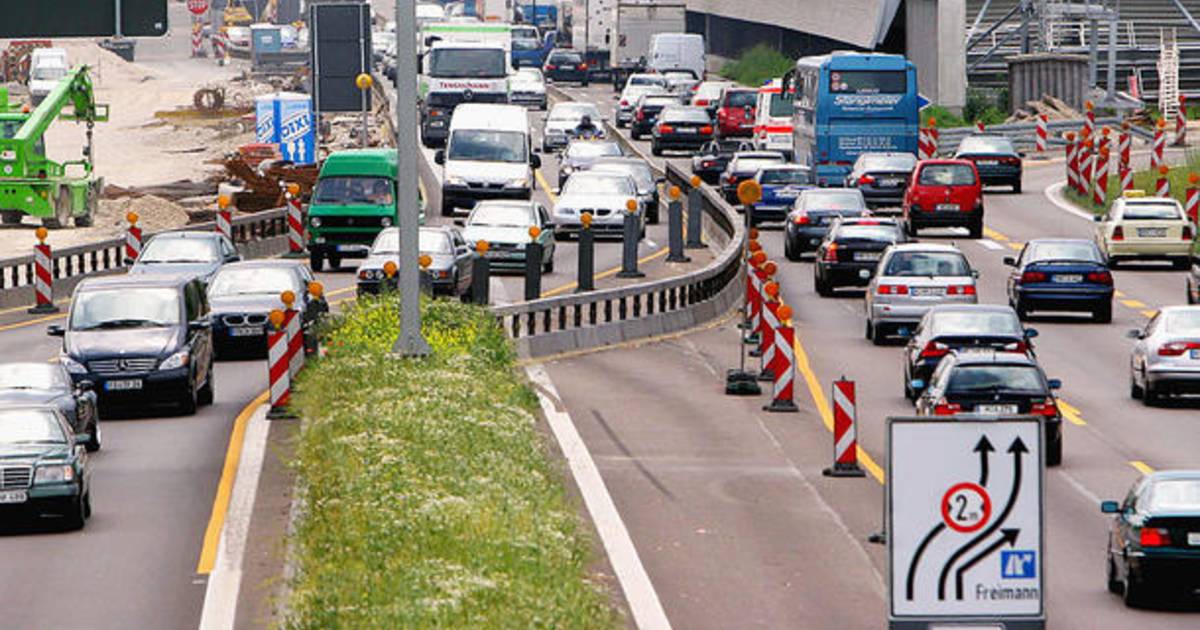 Ancora in vacanza sulla neve?  Attenzione: in Germania con una VW Golf | non è consentito circolare nella corsia di sinistra  Durante il lavoro è possibile la mobilità