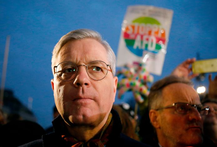 Norbert Röttgen tijdens een solidariteitsbetoging voor de slachtoffers van de racistische aanslag in Hanau waar een extreemrechtse schutter vorige week. negen mensen met een migratieachtergrond doodschoot.