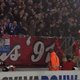Speler FC Twente wil doelpunt vieren, maar mispakt zich lelijk...