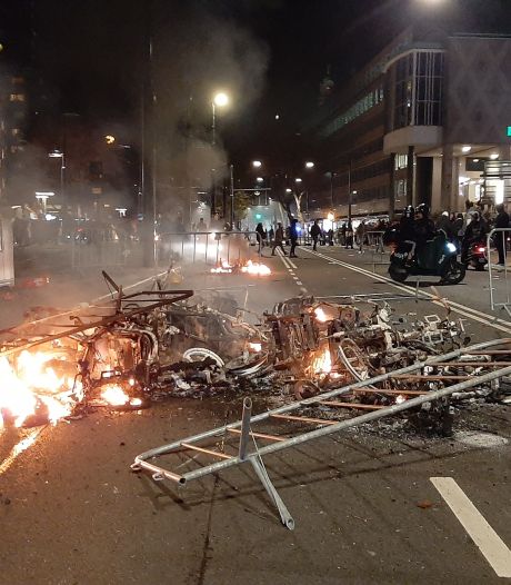 Hoe relschoppers de macht grepen in Rotterdam: ‘De politie heeft niks meer te zeggen’