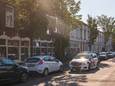 De politie deed woensdagavond een inval in een pand aan de Groeneweg in Zwolle. Daarbij is de bewoner aangehouden.