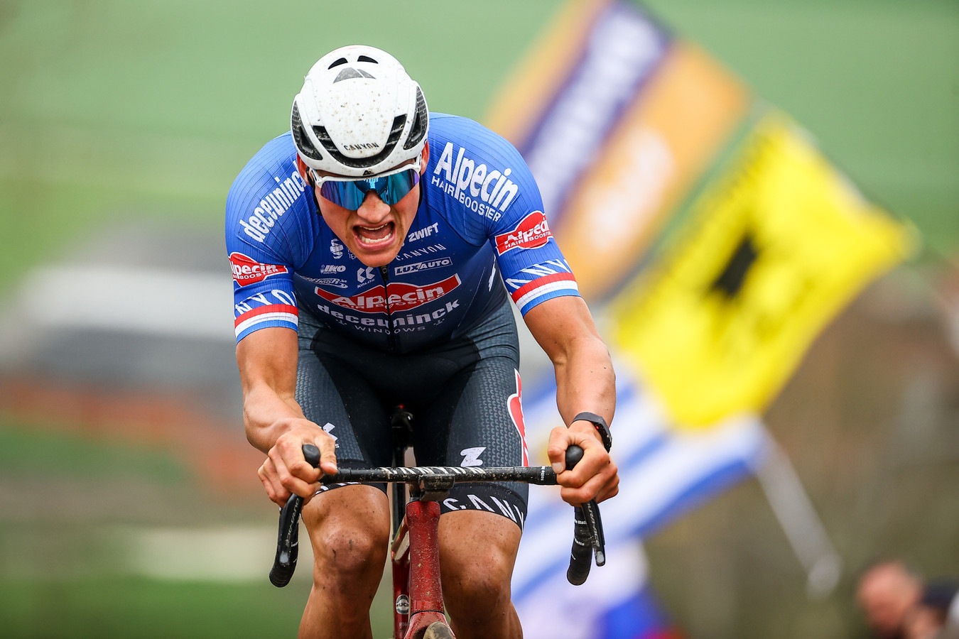 Mathieu van der Poel voor vijfde keer op rij in top vier Ronde van