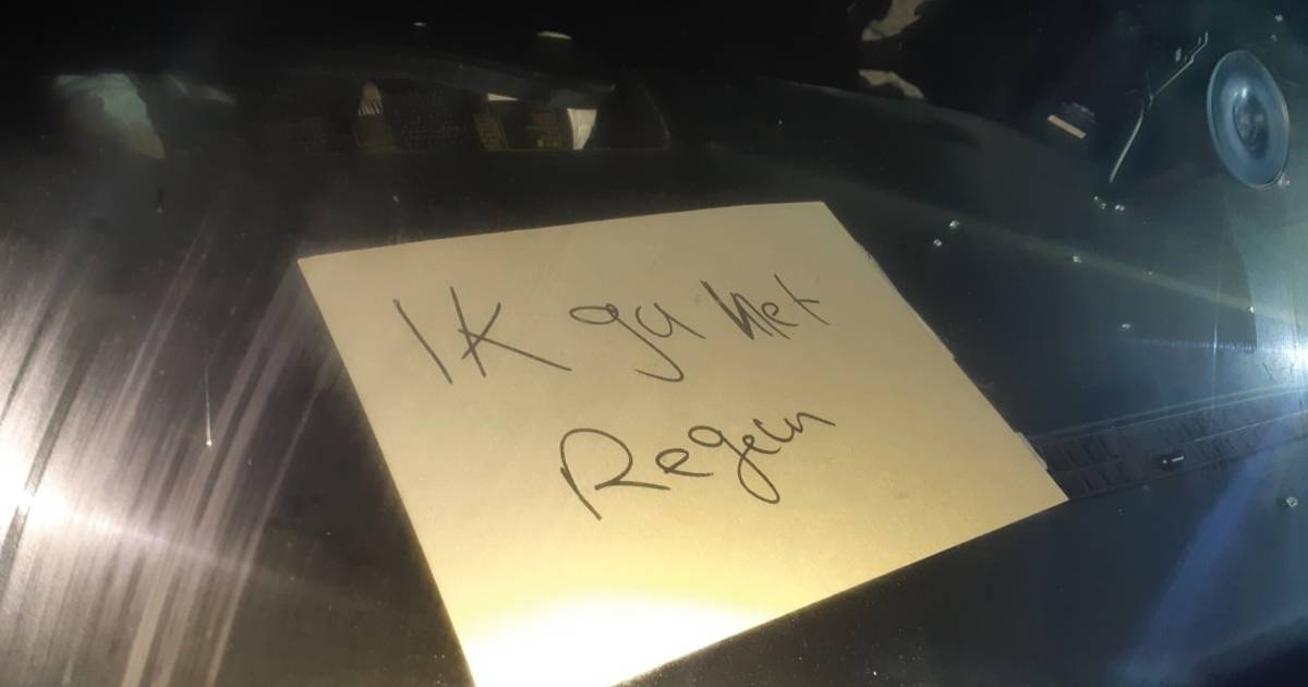Automobilist laat na ongeval in Vlissingen een briefje achter: Ik ga het regelen’.