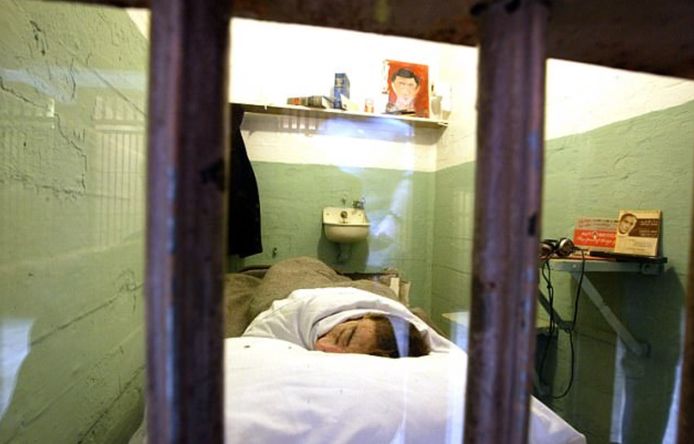 Zo vonden bewakers de cel van de drie gevangenen de dag na hun ontsnapping.