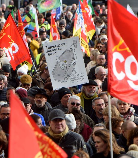 Réforme des retraites en France: des centaines de milliers de manifestants dans la rue