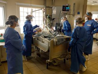 Regering denkt aan bonus van 1.450 euro voor dokters en verplegers “maar er is nog niets beslist”