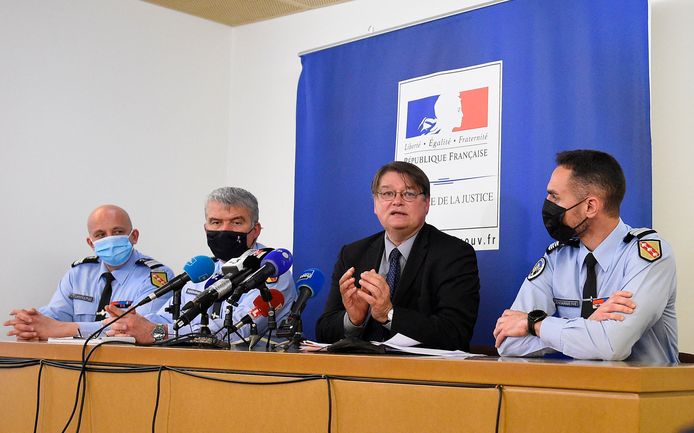 Le procureur de Nancy, François Perain (centre).