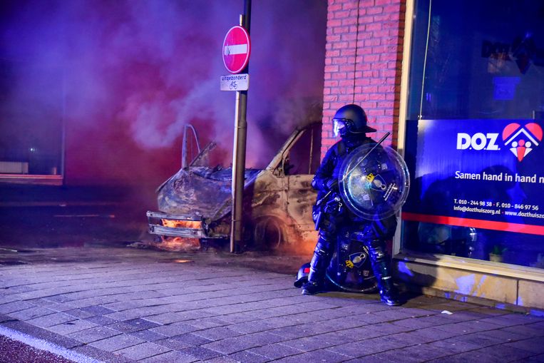 Gisteravond was het ook in Rotterdam weer onrustig. Beeld AS Media
