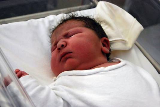 Le Plus Gros Bebe Jamais Ne Par Voie Naturelle Insolite 7sur7 Be