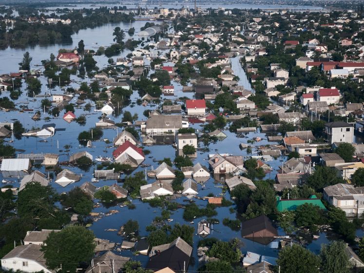 “Nous n’avons plus rien”: des images filmées par un drone montrent l’ampleur des inondations à Kherson