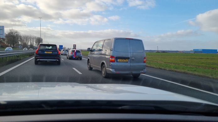 Demonstranten op de snelweg ter hoogte van Waalwijk.