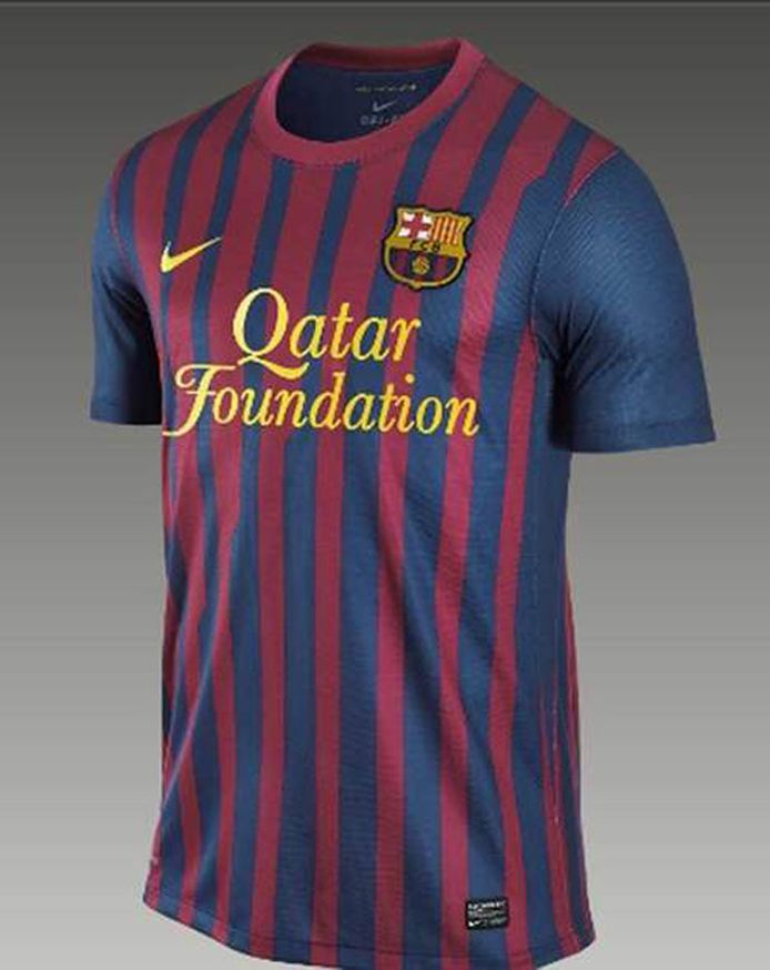 Sobriquette verstoring Heerlijk Het nieuwe shirt van Barcelona, met echte sponsor | Buitenlands voetbal |  AD.nl