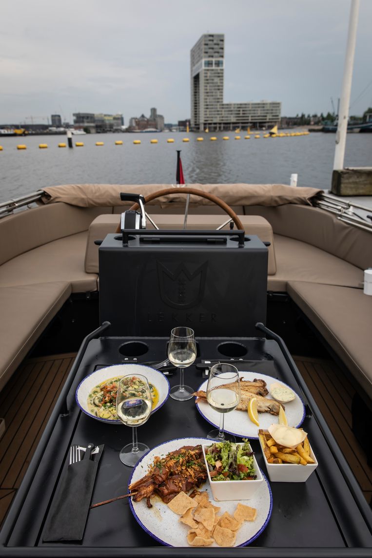 Varen maakt hongerig: bij welke Amsterdamse horecazaken leg je je boot lekker aan?