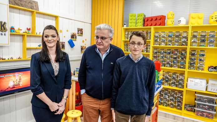 Kortrijk
Prins Laurent bezoekt de Legotheek