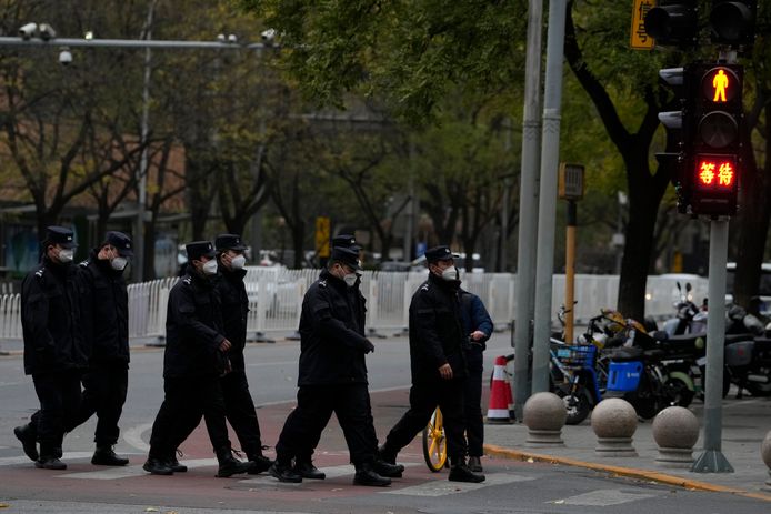 Politieagenten in Peking vandaag.
