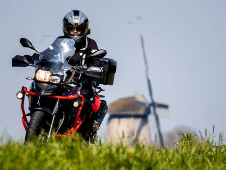 Polderwegen moeten verboden worden voor lawaaierige motoren, als het aan deze club ligt