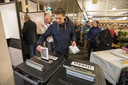 Op station Castricum is het mogelijk om vanaf middernacht te stemmen voor de gemeenteraadsverkiezingen.
