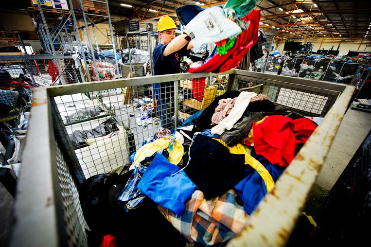 Inefficiënt De schuld geven berekenen Kledinginzamelaars kunnen aanbod niet aan: 'Lever uw textiel nu niet in'