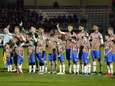 Oorlog in Oekraïne: spelers RKC en FC Twente maken V-teken, captains VVV en Almere met blauw-gele band