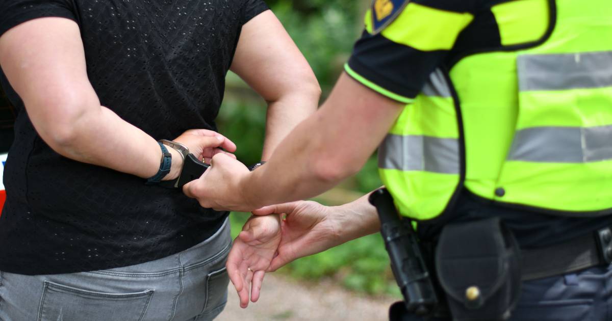 Bejaarde vrouw (90) uit Hank is bij de pinken als ze haar willen oplichten, politie snelt als een sp