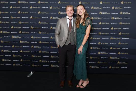 Femke Bol en haar vriend, de Belgische polsstokhoogspringer Ben Broeders, voor het Gala in Vilnius.