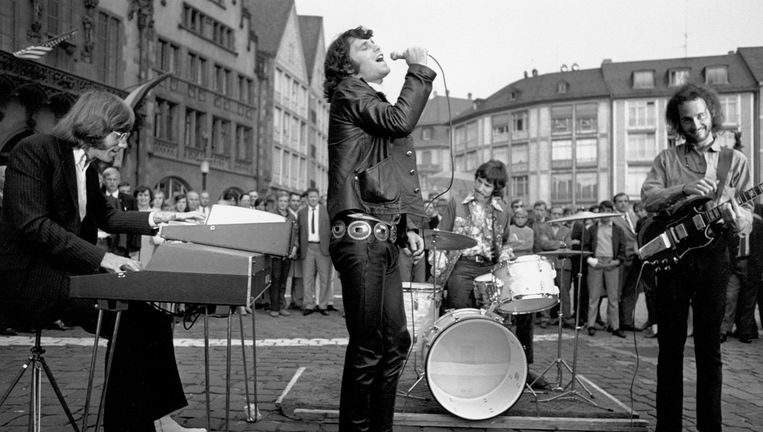 The Doors in hun begindagen in Frankfurt (1968), toen hun muziek nog lang niet in digitaal formaat verscheen. Beeld Michael Ochs / Getty 