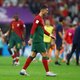 Invaller Ronaldo loopt alleen van het veld terwijl Portugese ploegmaats 6-1 zege tegen Zwitserland vieren