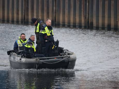 Politie staakt zoektocht naar lichaam van vermiste Roemeense scheepswerker in water bij Waspik