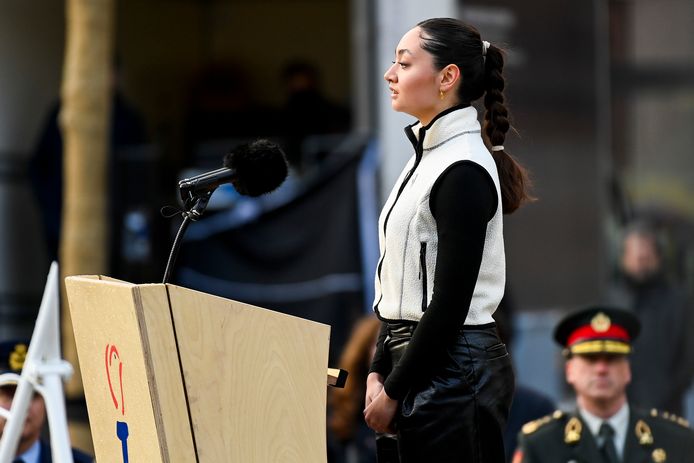 Arnhemse Amara 19 Maakt Indruk Tijdens Optreden Dodenherdenking Deze Tekst Komt Recht Uit Mijn Hart Arnhem Gelderlander Nl