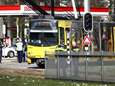 “Hij leek te mikken op mensen die op bankjes zaten”: ooggetuige kan via raam uit tram in Utrecht ontsnappen