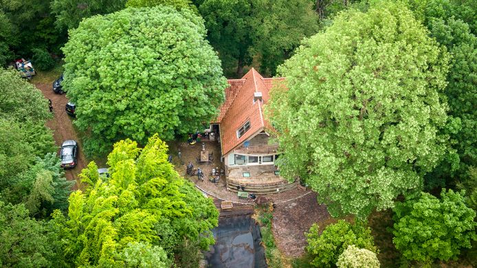 De villa aan de Ronde Blesse in Willemsoord waar een crystalmethlab verstopt zat.
