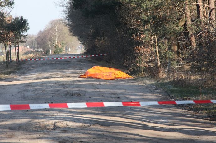 Jerrycans met drugsafval gevonden in Alphen.