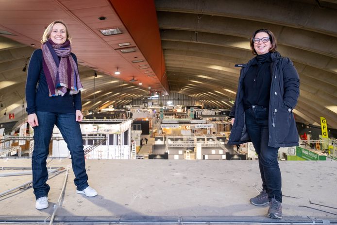 Ashley Vandervondelen en Farida Martens organiseren Wonen in de Nekkerhal.