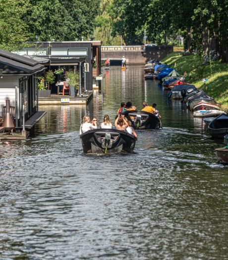 Zwolle wil weer baas worden in eigen grachten: vergunning verplicht voor verhuurders bootjes
