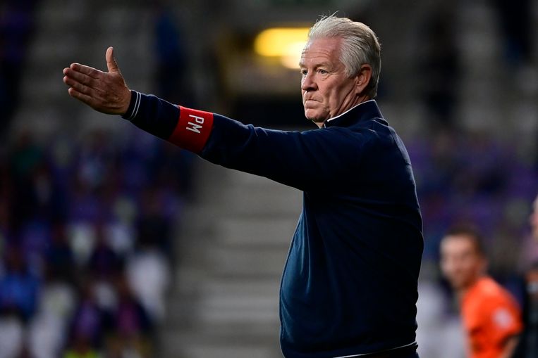 Peter Maes vroeg als Lokeren-trainer een voorschot van 400.000 euro cash in het zwart. Beeld Photo News