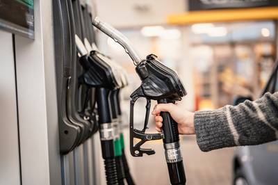 Benzine tanken weer duurder vanaf morgen