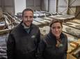 Operations manager Jan-Joost Hoekman en marketing manager Liesbeth Adam van Krijn Verwijs Yerseke. ,,Het water koelen kost veel energie.”