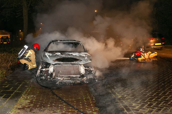 Autobrand aan de Biezenkuilen in Veldhoven.