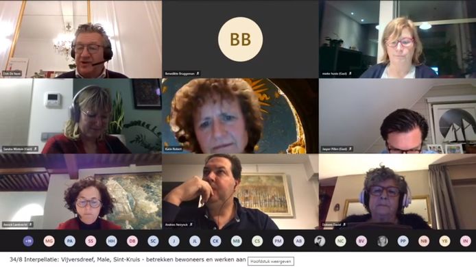 Iedereen moet straks weer achter de webcam plaatsnemen