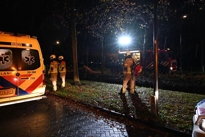 Een persoon raakte vrijdagavond te water in Prinsenbeek.