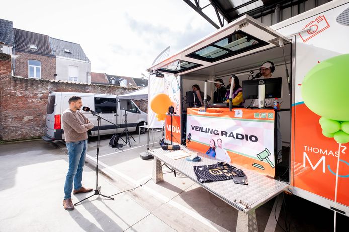 KV Mechelen klopt Niels Destadsbader tijdens ‘veiling-radio’ ten ...